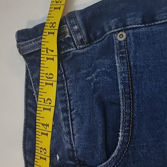 Express Blue Jean Original Shortie Relaxed Low Rise Distressed Frayed Hem 16 - Picture 5 of 8